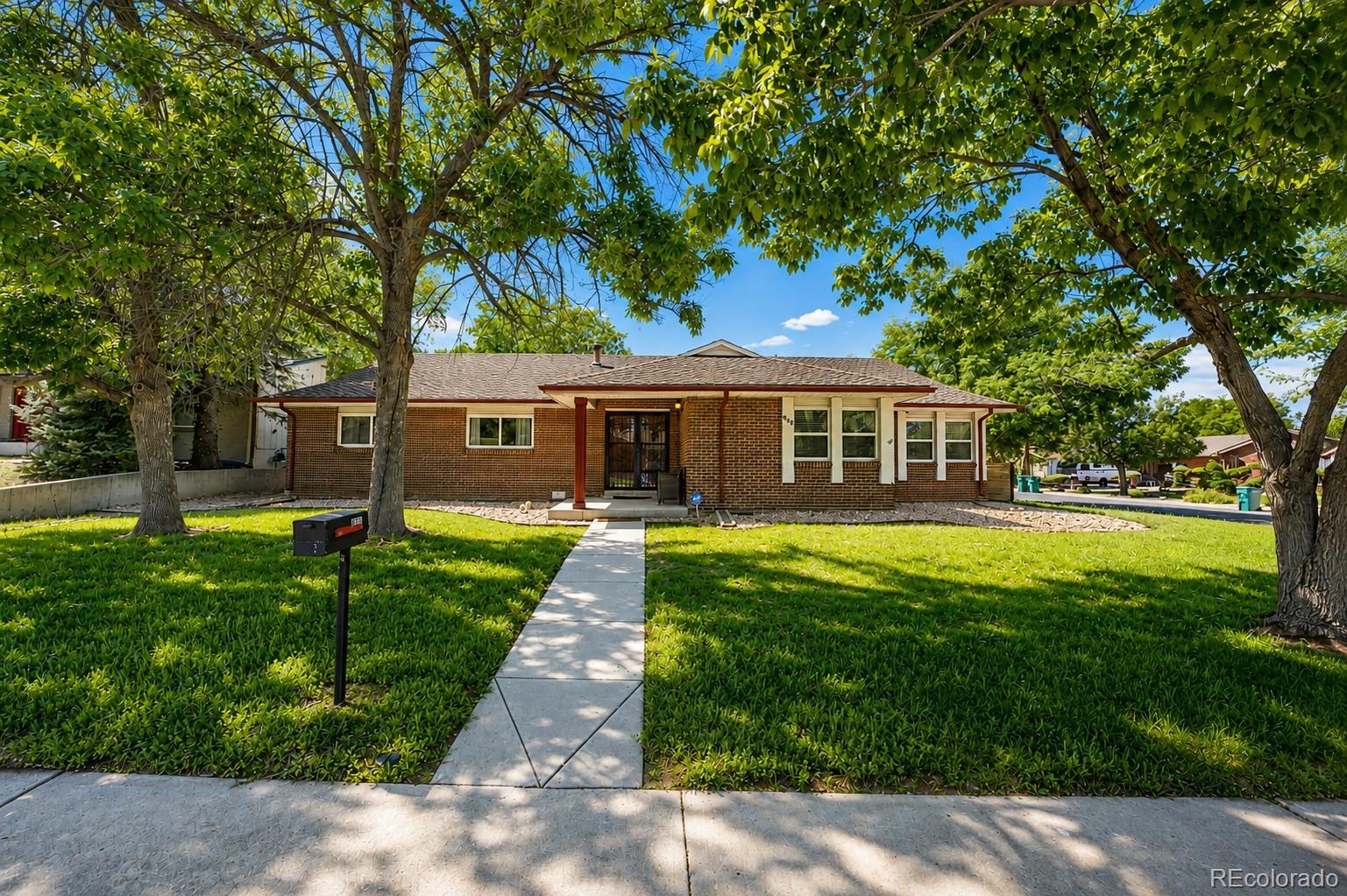 Cox Aurora Home | MLS #: 2539068205 S Tucson Circle, Aurora Beds: 5 Baths: 4 Price: $650,000