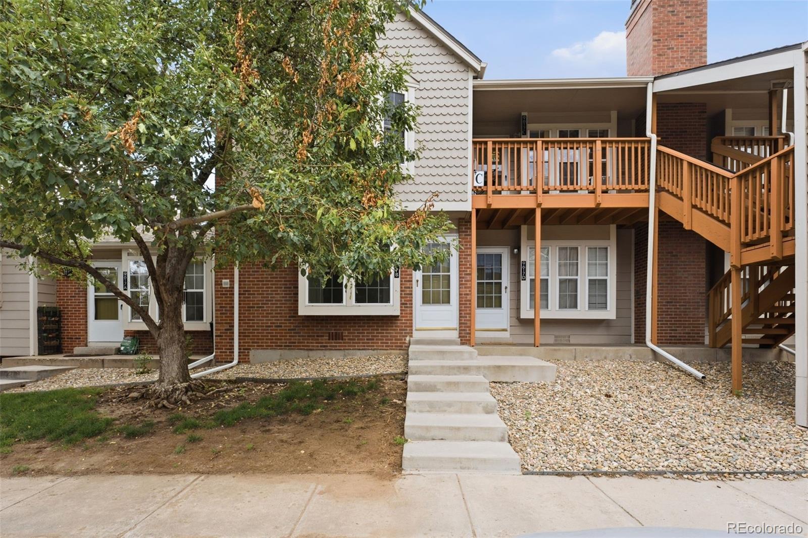  Littleton Condo / Townhome | MLS #: 91193609617 W Chatfield Avenue B, Littleton Beds: 2 Baths: 3 Price: $310,000