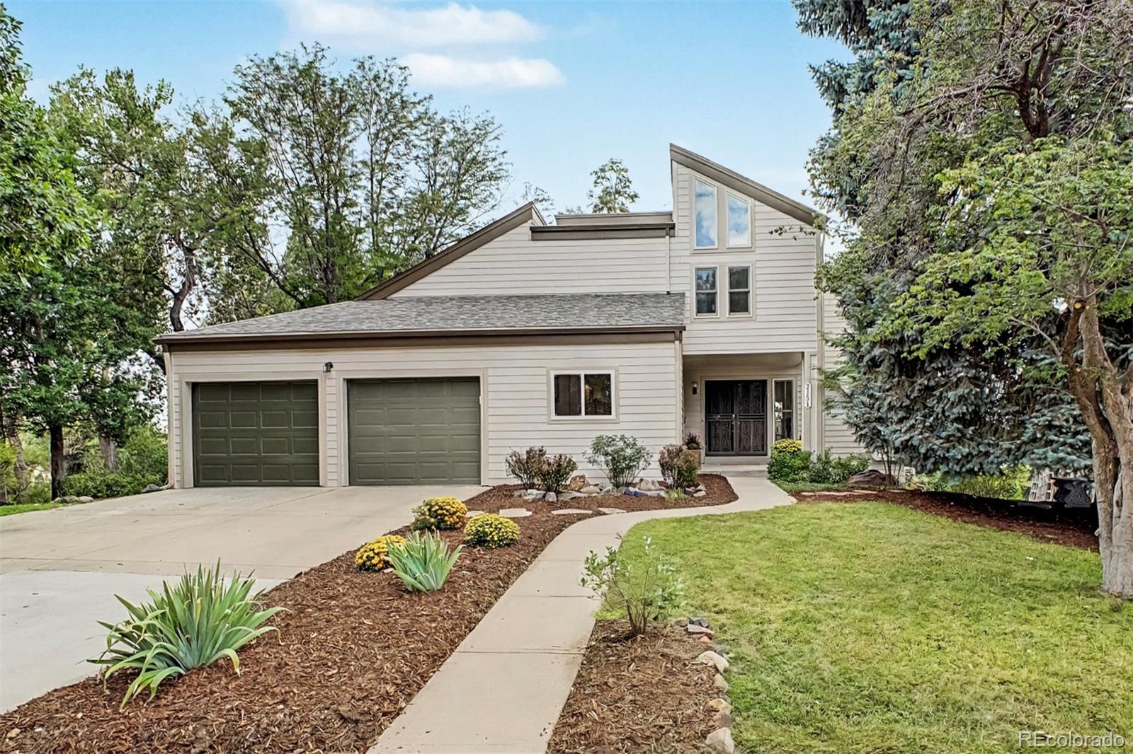 Huntington Estates Denver Home | MLS #: 90161502151 S Alton Way, Denver Beds: 5 Baths: 3 Price: $1,125,000