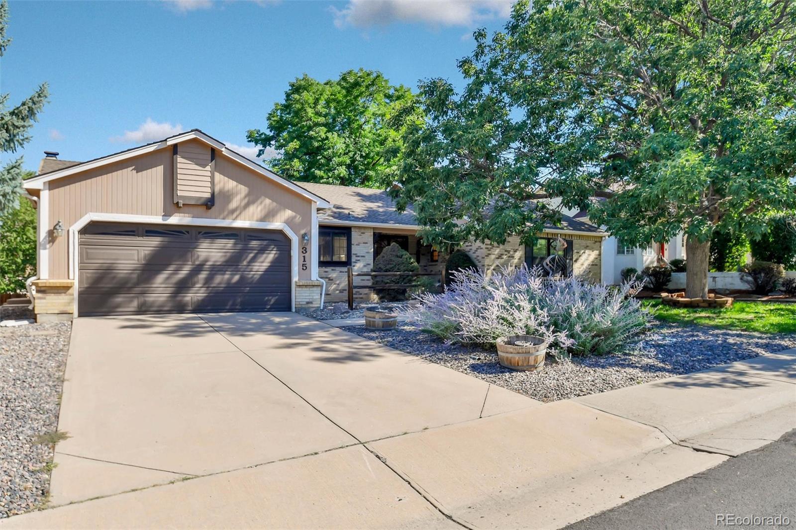  Littleton Home | MLS #: 7212356315 W Davies Avenue, Littleton Beds: 4 Baths: 3 Price: $782,500