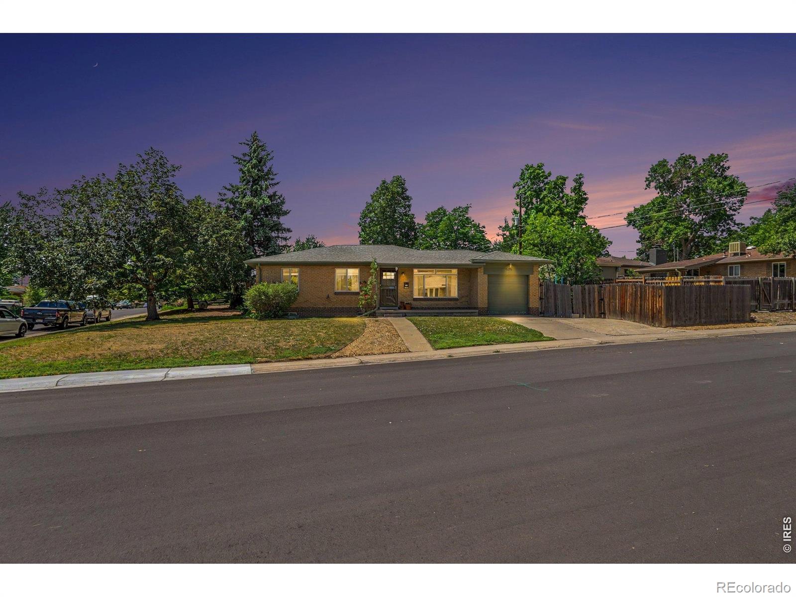 Cloverdale Lakewood Home | MLS #: 45678910673226120 W Arkansas Avenue, Lakewood Beds: 5 Baths: 2 Price: $514,900