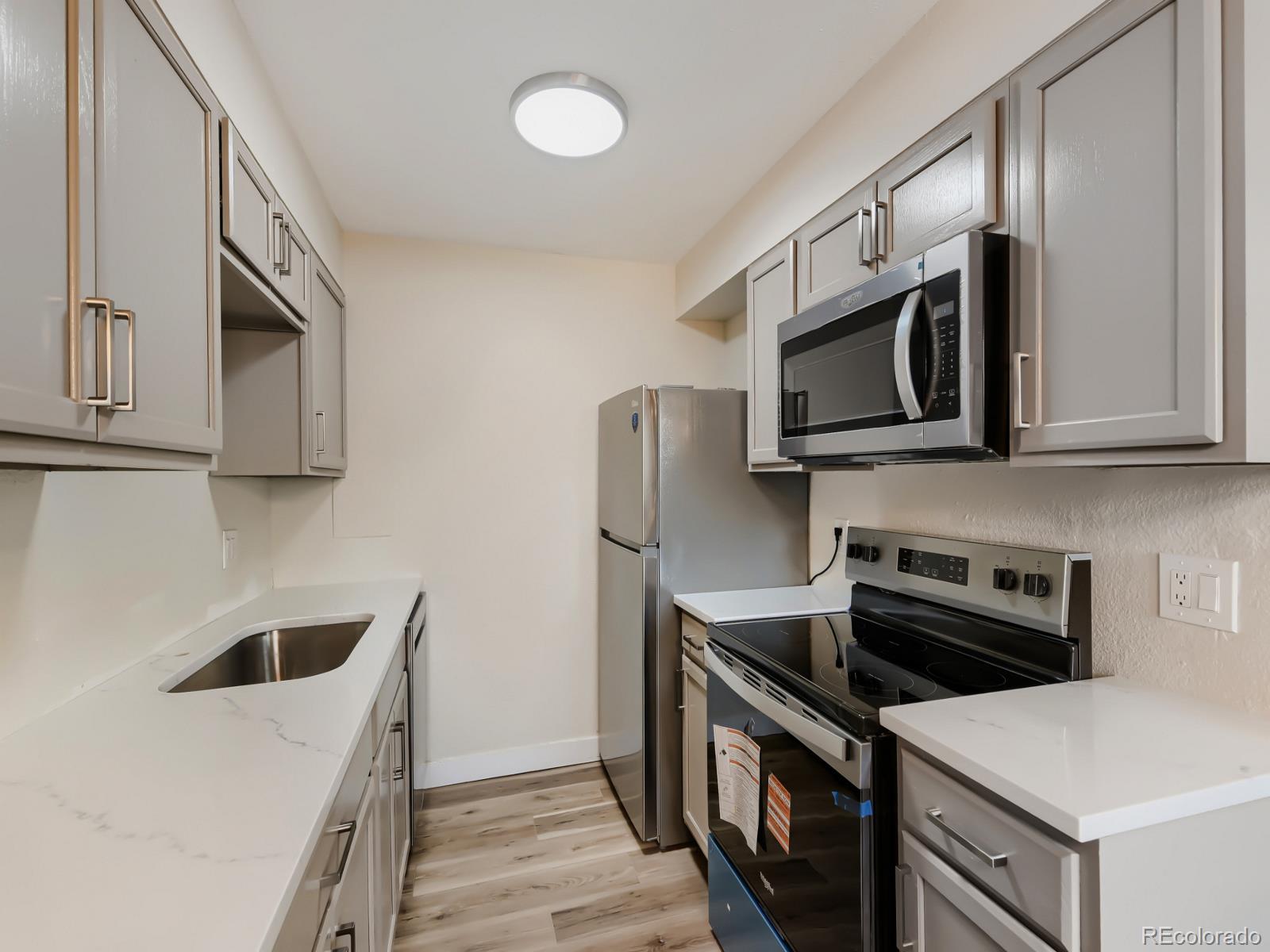 Edenbrook Aurora Condo / Townhome | MLS #: 5096711384 S Ironton Street 401, Aurora Beds: 2 Baths: 2 Price: $149,900