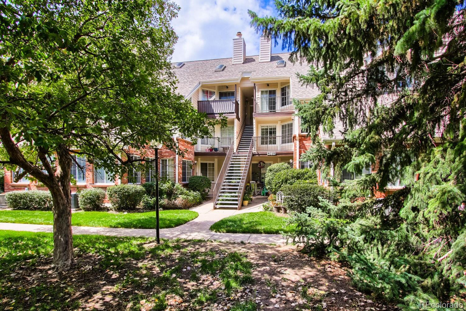 Meadow Hills Aurora Condo / Townhome | MLS #: 514483913813 E Lehigh Avenue E, Aurora Beds: 2 Baths: 2 Price: $300,000