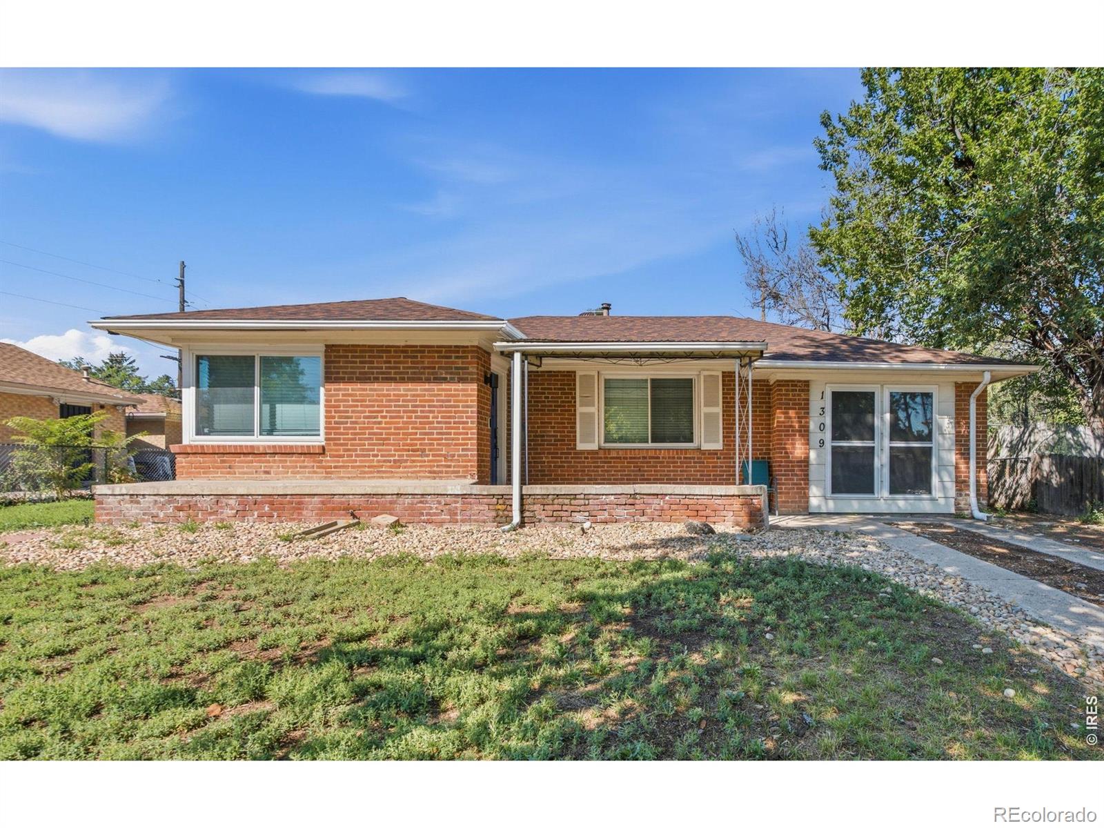 Del Mar Aurora Home | MLS #: 45678910675591309  Florence Street, Aurora Beds: 3 Baths: 2 Price: $407,000