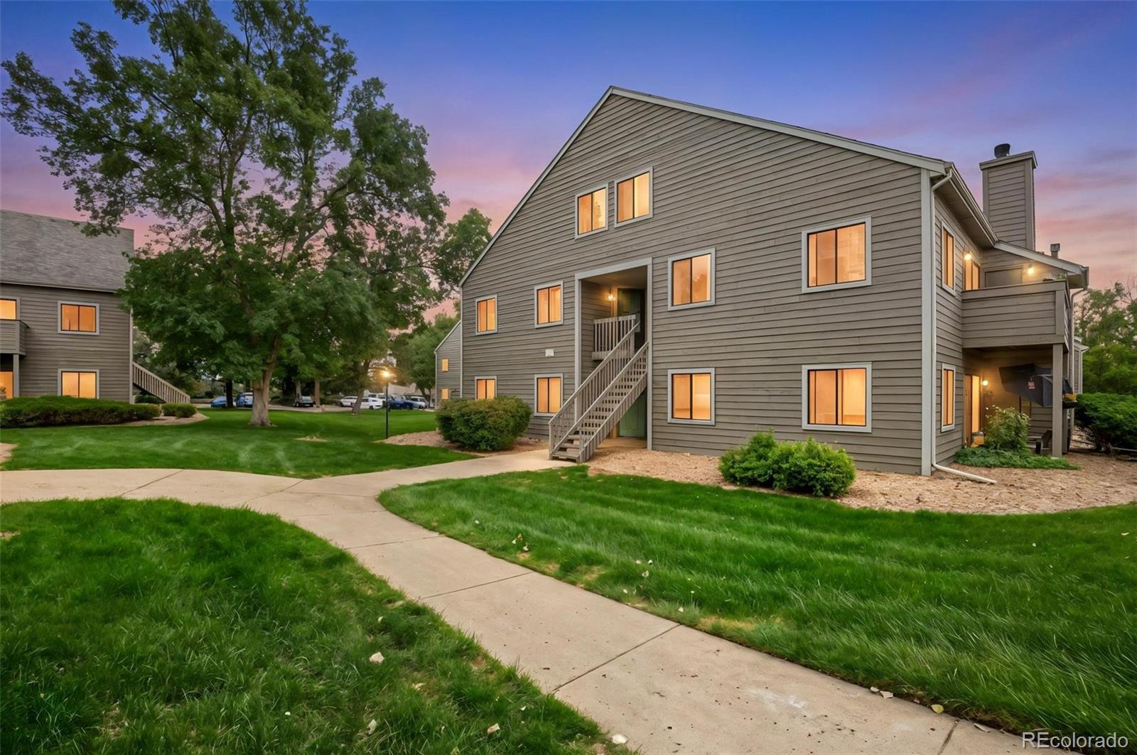 Point Denver Condo / Townhome | MLS #: 51487843600 S Pierce Street 5-103, Denver Beds: 2 Baths: 2 Price: $300,000