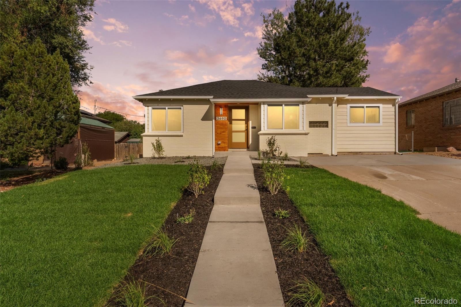  Denver Home | MLS #: 92255143690  Newport Street, Denver Beds: 3 Baths: 3 Price: $559,900
