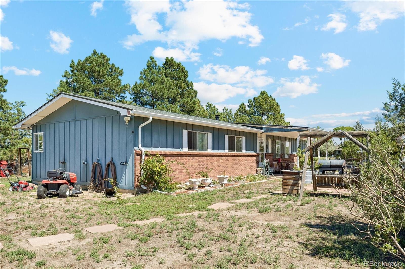 aurora&nbsp; Horse Properties Search Picture