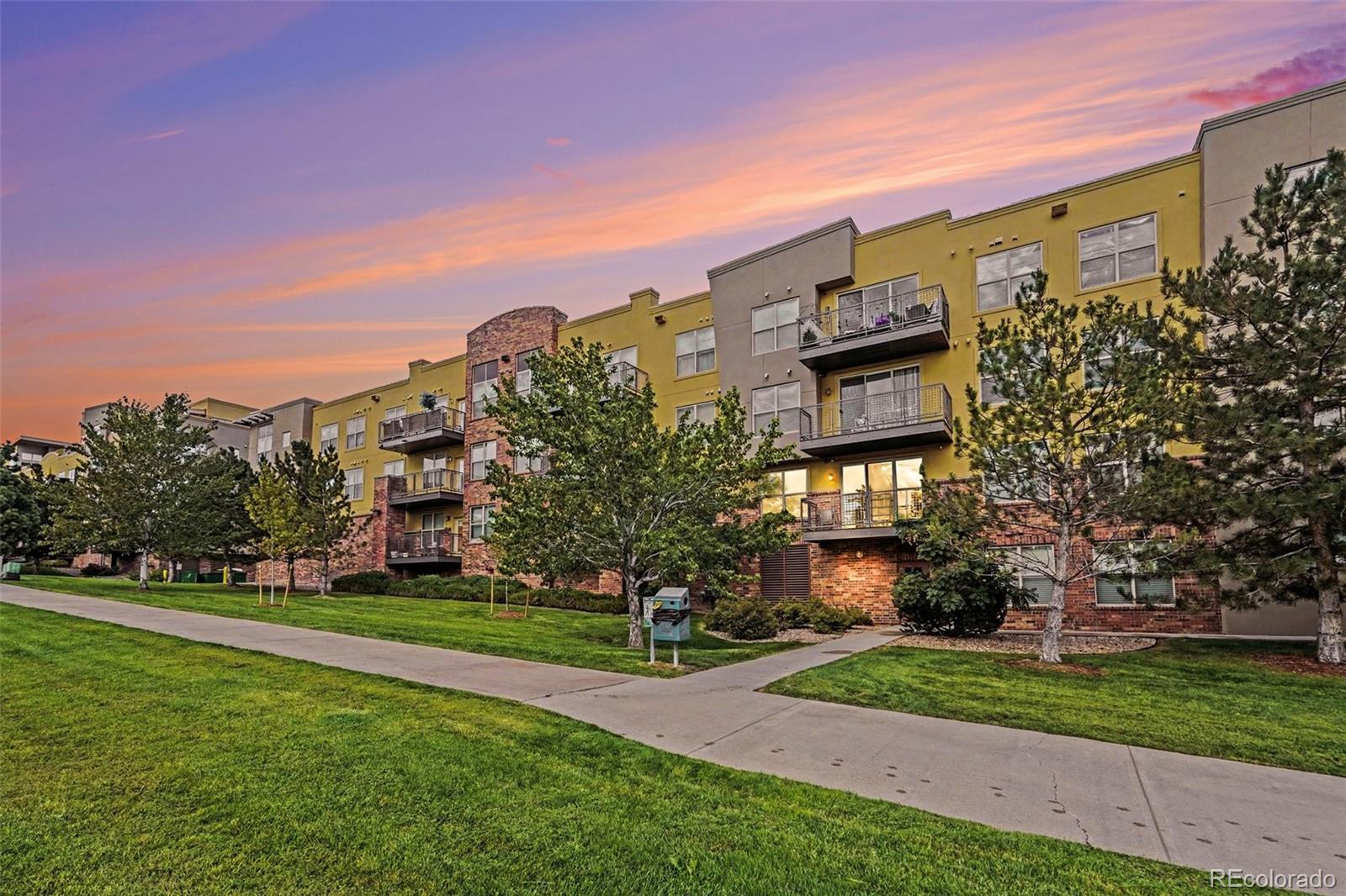 Dry Creek Crossing Englewood Condo / Townhome | MLS #: 39594889039 E Panorama Circle C205, Englewood Beds: 2 Baths: 2 Price: $344,900
