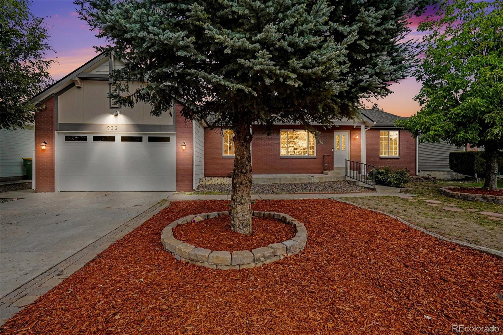  Aurora Home | MLS #: 8422475932 S Quintero Court, Aurora Beds: 5 Baths: 3 Price: $520,000