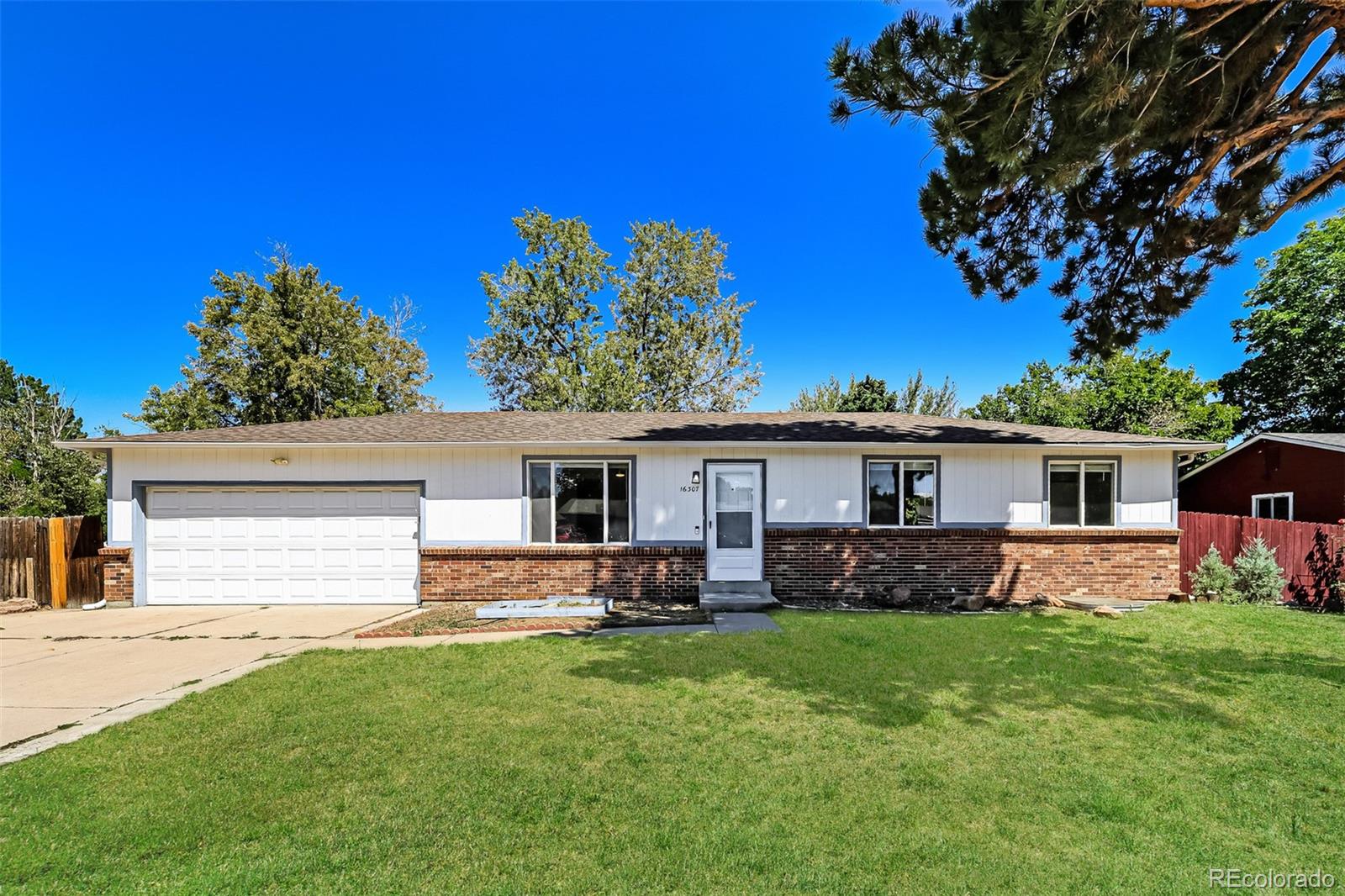  Aurora Home | MLS #: 845865116307 E Brunswick Place, Aurora Beds: 5 Baths: 2 Price: $465,000
