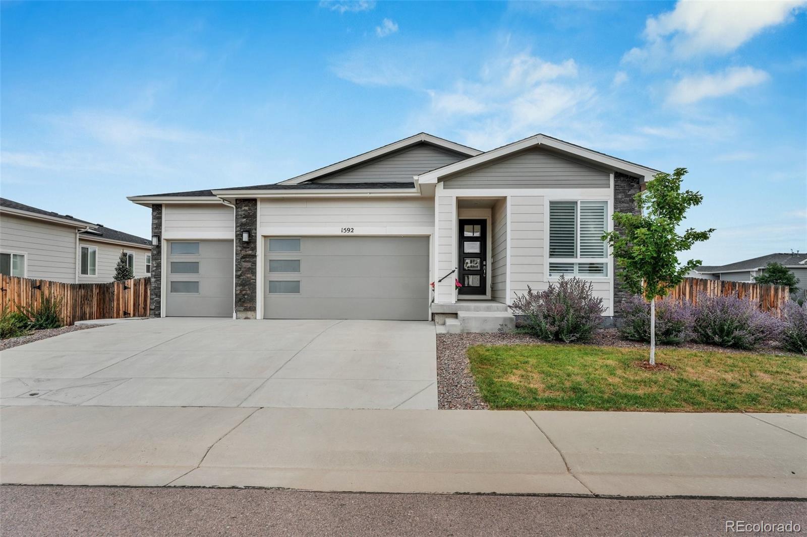  Castle Rock Home | MLS #: 80521391592  Maggie Mae Lane, Castle Rock Beds: 3 Baths: 2 Price: $625,000