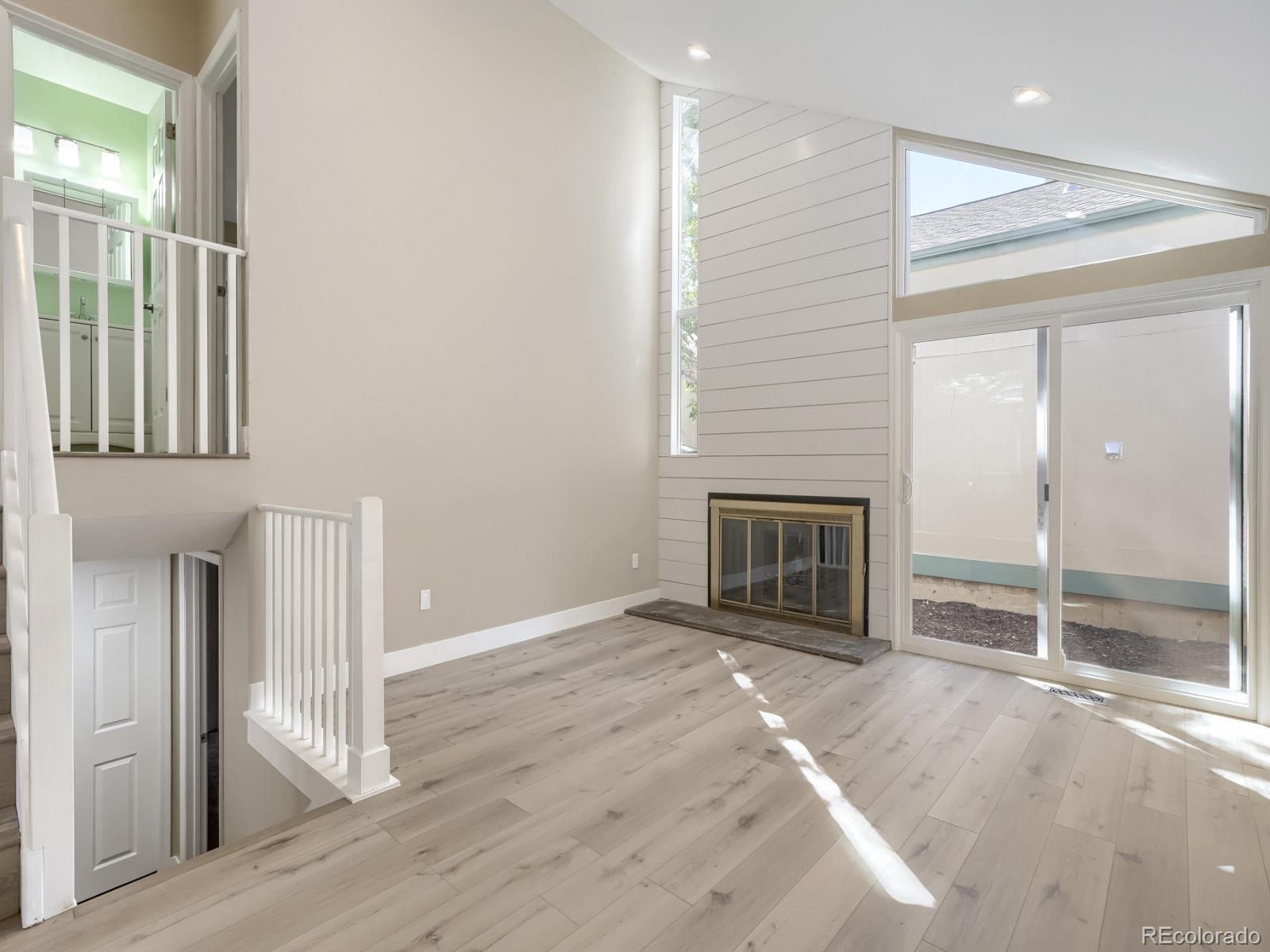  Aurora Home | MLS #: 36662553771 S Danube Circle, Aurora Beds: 5 Baths: 3 Price: $395,000