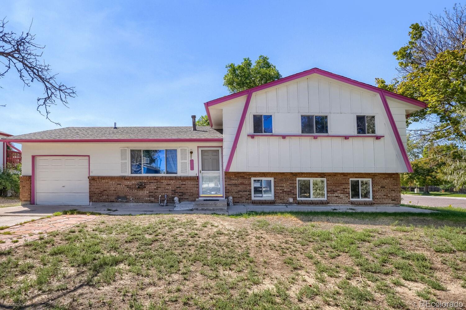  Aurora Home | MLS #: 4302796419 S Lima Circle, Aurora Beds: 5 Baths: 2 Price: $480,000
