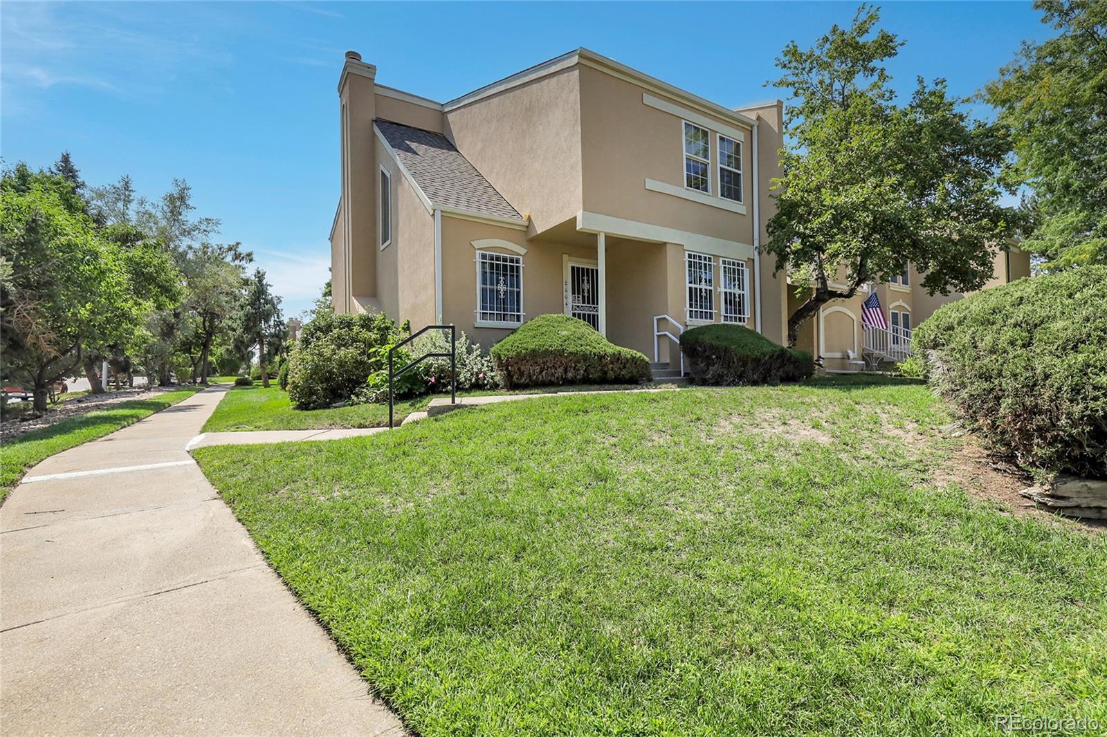  Aurora Home | MLS #: 31495062864 S Vaughn Way, Aurora Beds: 4 Baths: 4 Price: $330,000