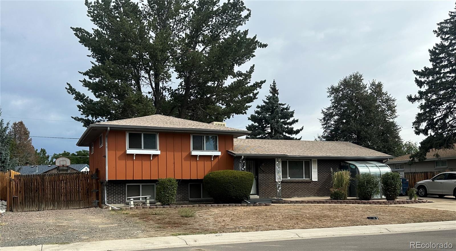 Northridge Arvada Home | MLS #: 85378814771 W 66th Avenue, Arvada Beds: 4 Baths: 2 Price: $485,000
