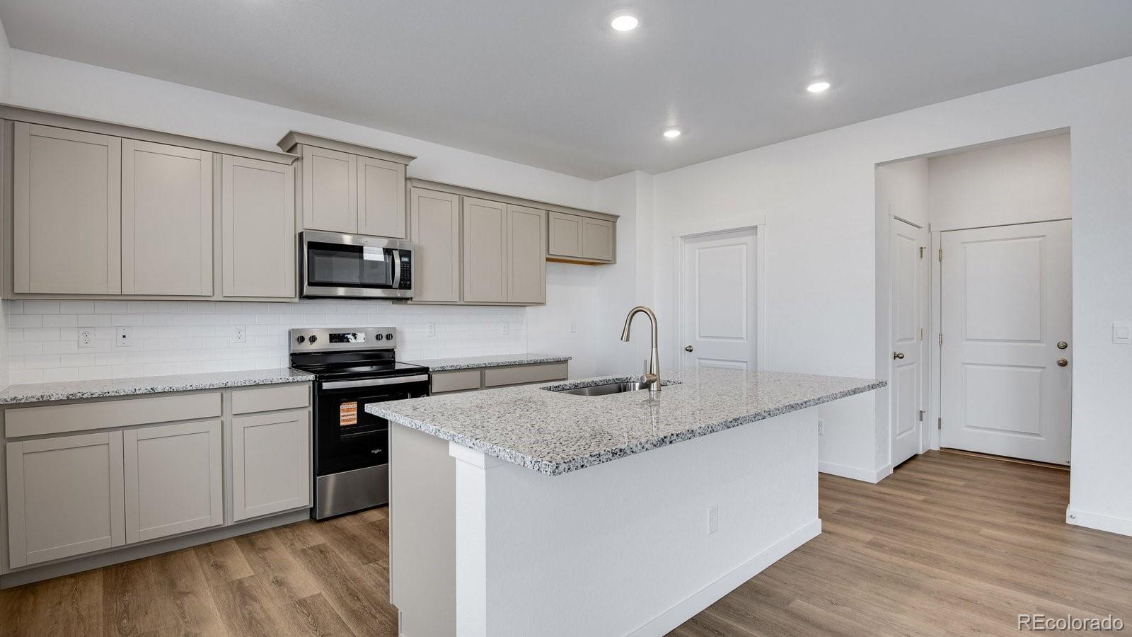 43112  Castle Stuart Street, elizabeth&nbsp; House Search MLS Picture