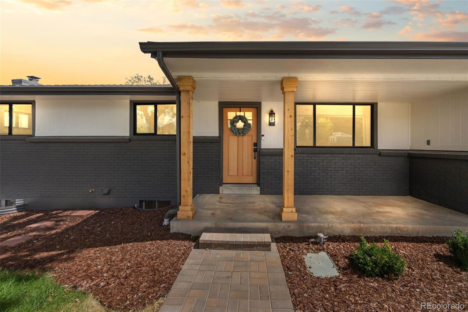  Golden Home | MLS #: 216295374 S Flora Way, Golden Beds: 5 Baths: 3 Price: $1,100,000
