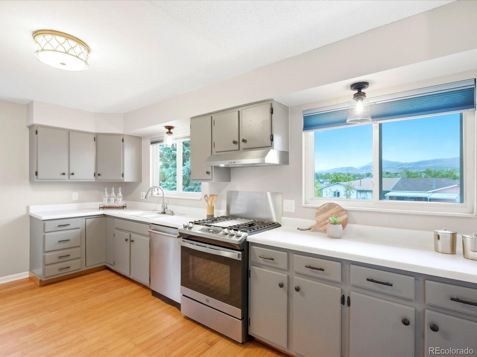  Golden Home | MLS #: 650403916839 W 14th Place, Golden Beds: 3 Baths: 2 Price: $650,000
