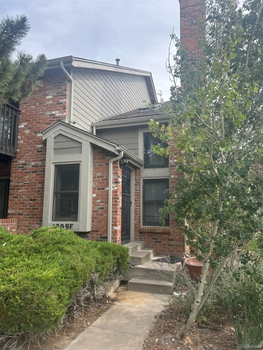 Summit Park Aurora Condo / Townhome | MLS #: 98622094209 S Granby Way F, Aurora Beds: 3 Baths: 4 Price: $250,000