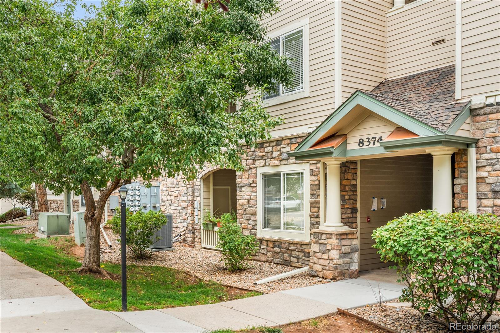 Deer Creek Littleton Condo / Townhome | MLS #: 57152748374 S Holland Way 206, Littleton Beds: 2 Baths: 2 Price: $325,000