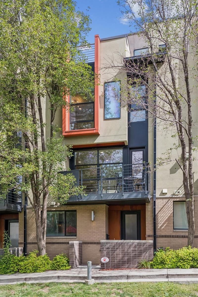 1 Denver Condo / Townhome | MLS #: 52452602347  Glenarm Place , Denver Beds: 3 Baths: 4 Price: $649,000