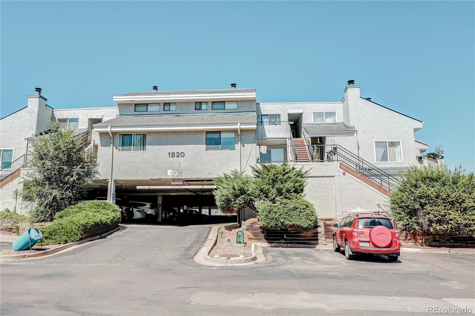  Lakewood Condo / Townhome | MLS #: 33143801820  Newland Court 312, Lakewood Beds: 1 Baths: 1 Price: $174,000