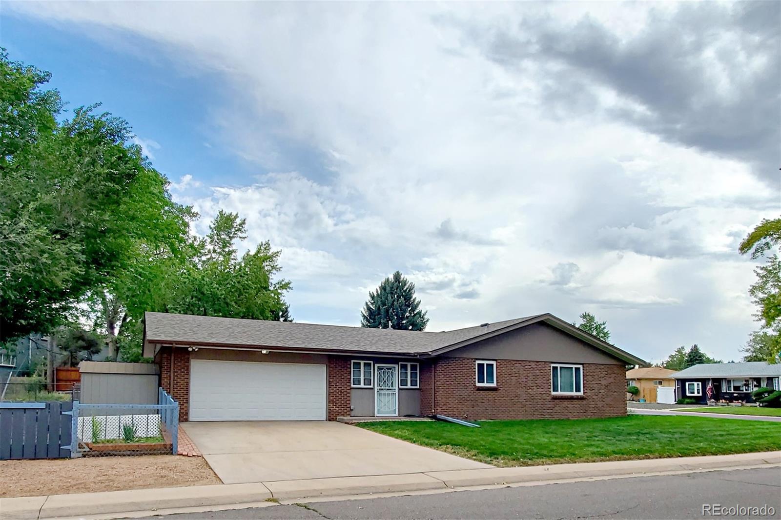  Denver Home | MLS #: 87980952124 S Fenton Street, Denver Beds: 4 Baths: 1 Price: $530,000