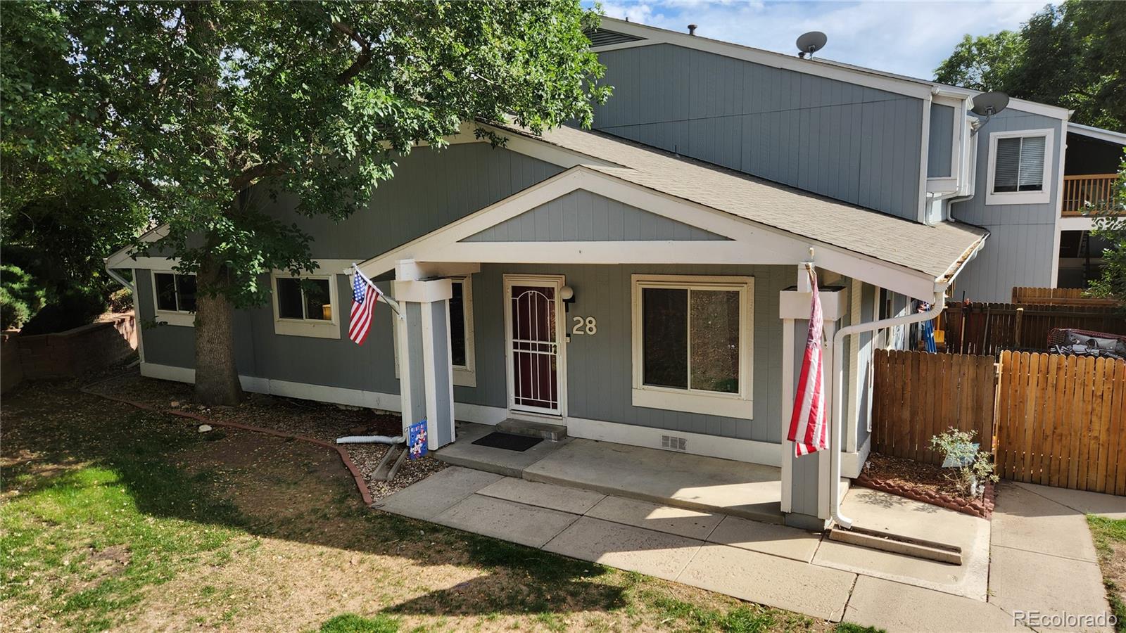  Lakewood Condo / Townhome | MLS #: 59581992557 S Dover Street 28, Lakewood Beds: 3 Baths: 2 Price: $308,000