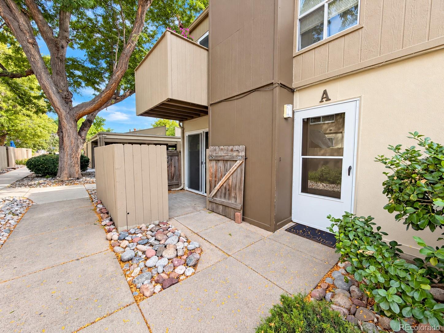  Lakewood Condo / Townhome | MLS #: 93474557373 W Florida  16A, Lakewood Beds: 1 Baths: 1 Price: $153,900