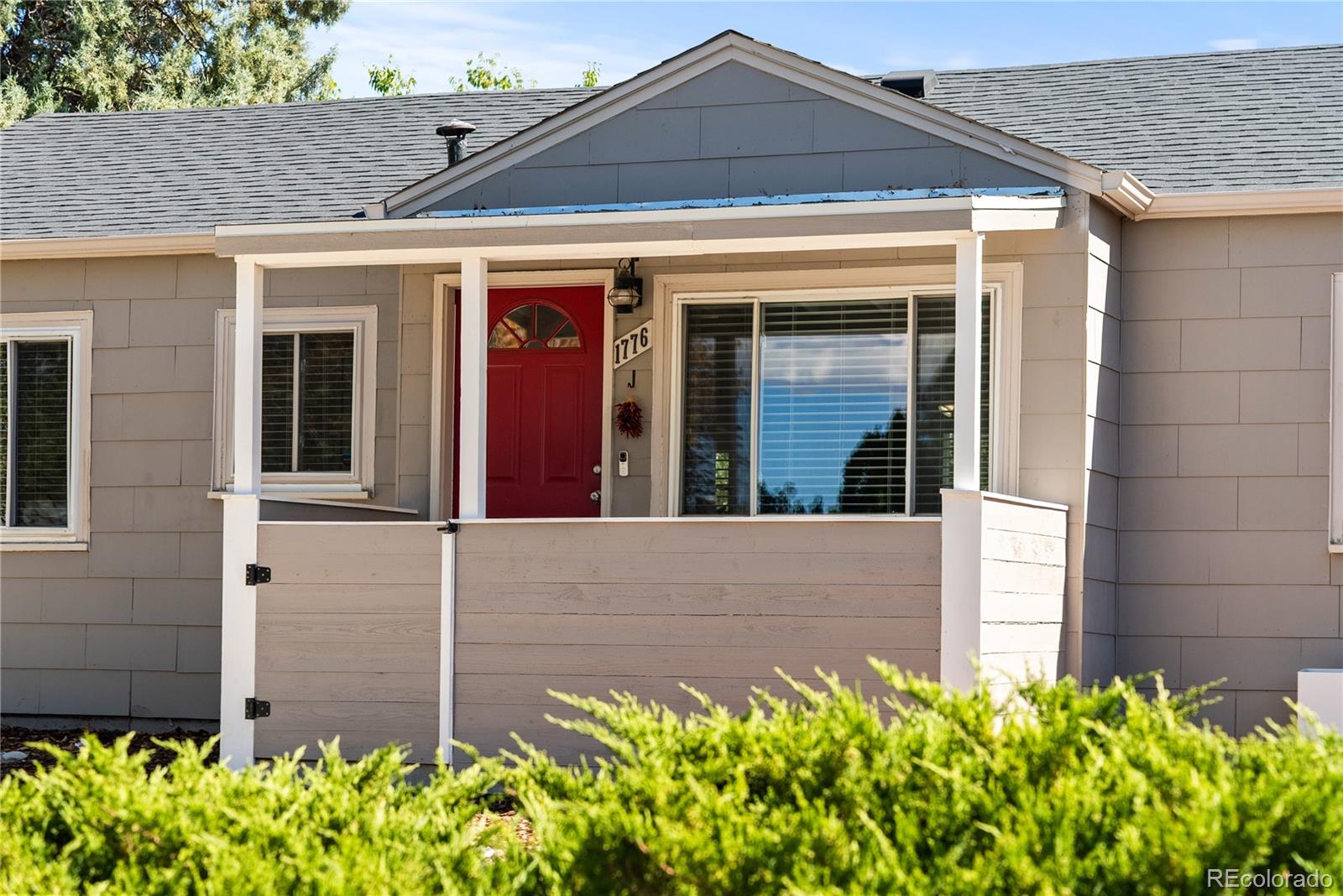  Aurora Home | MLS #: 56050821776  Kenton Street, Aurora Beds: 3 Baths: 2 Price: $425,000