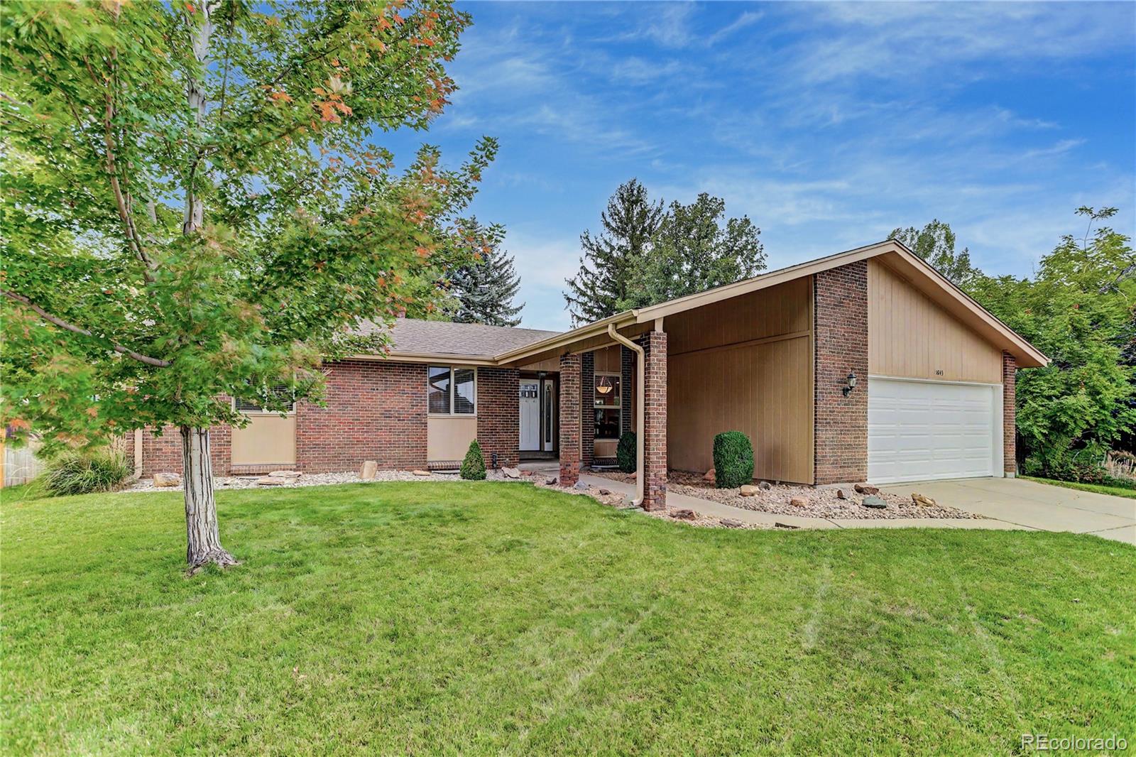  Lakewood Home | MLS #: 53006631843 S Pierson Court, Lakewood Beds: 4 Baths: 4 Price: $775,000