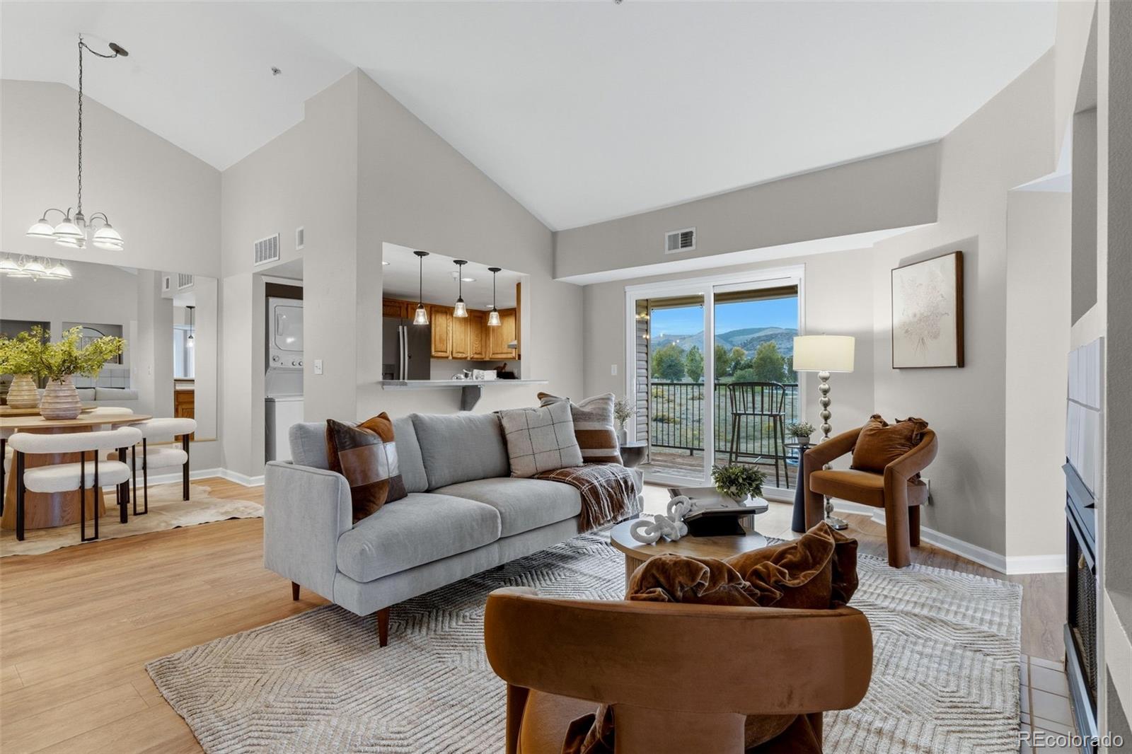 Cambridge In The Foothills Littleton Condo / Townhome | MLS #: 610902712304 W Cross Drive 301, Littleton Beds: 3 Baths: 2 Price: $375,000