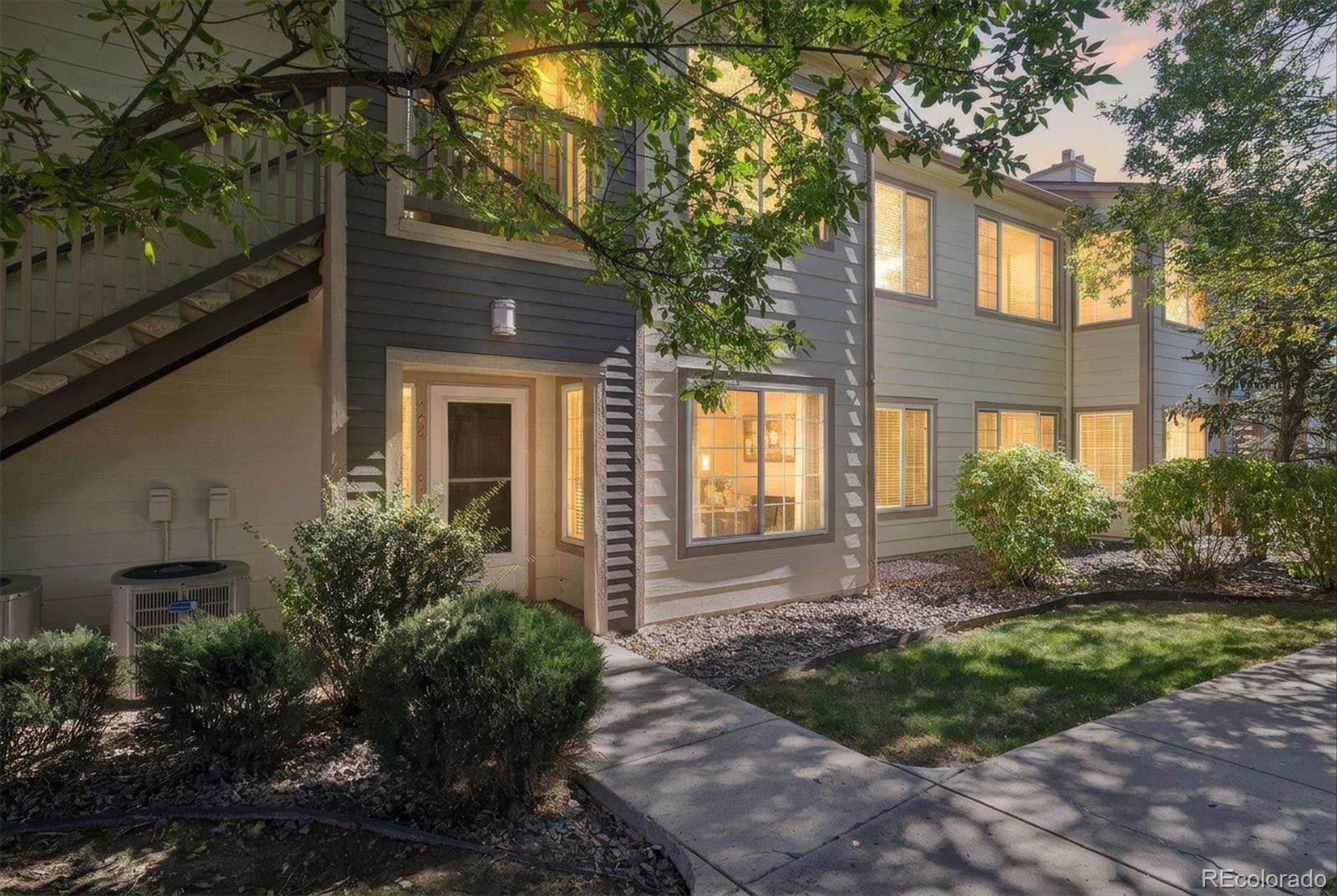  Denver Condo / Townhome | MLS #: 90023935443 S Dover Street 104, Denver Beds: 2 Baths: 2 Price: $310,000