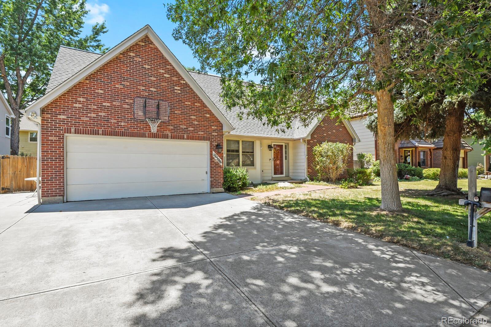  Aurora Home | MLS #: 558437712506 E Vassar Drive, Aurora Beds: 5 Baths: 4 Price: $619,900