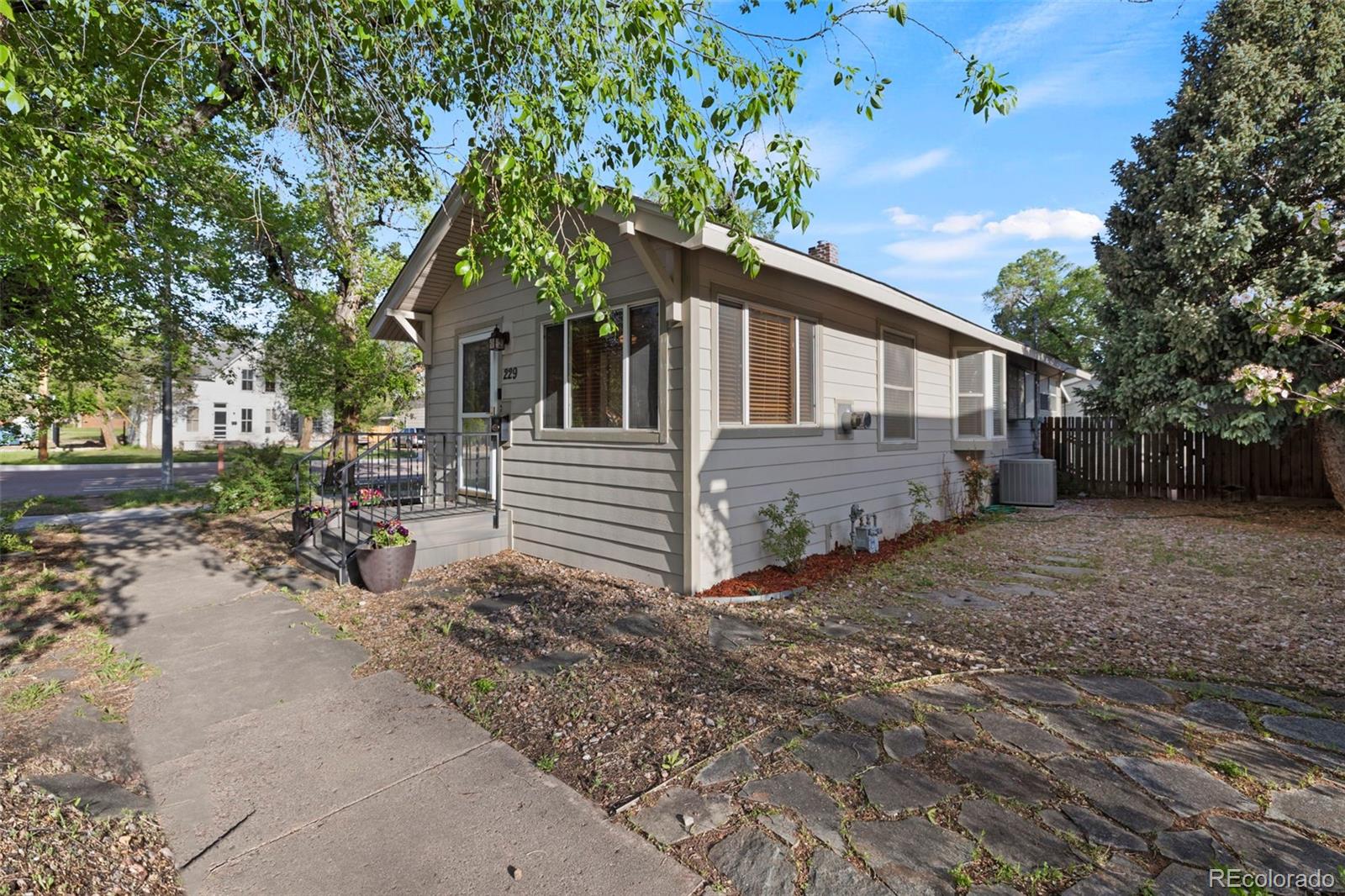 229 E Washington Street, colorado springs&nbsp; House Search MLS Picture