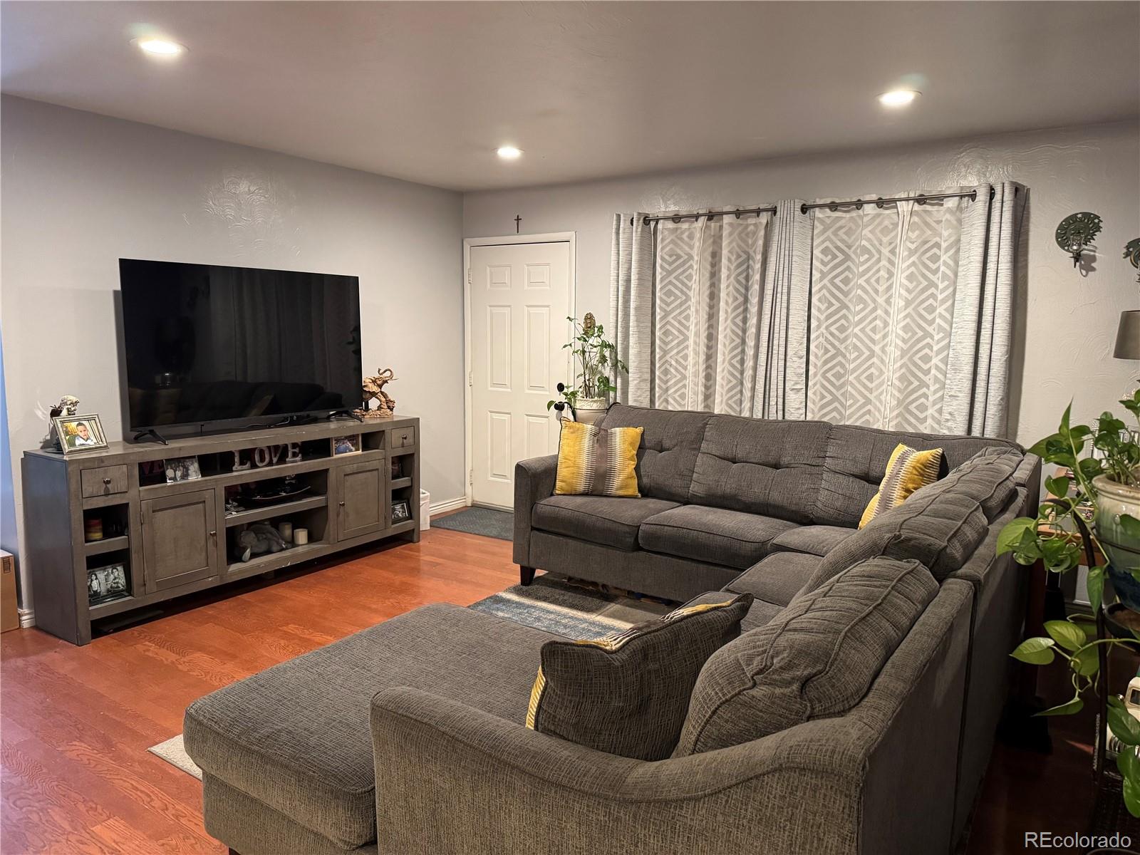 4240 W Hamilton Place, denver&nbsp; House Search MLS Picture