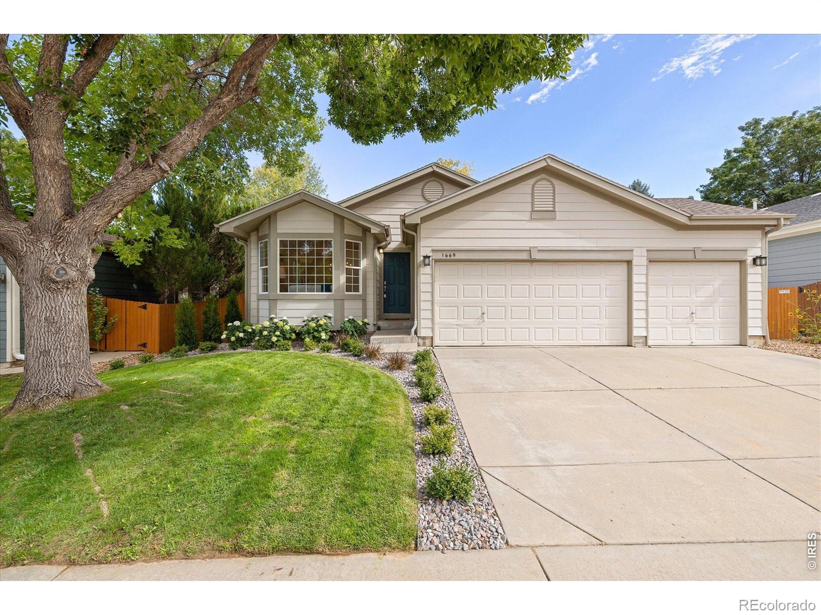 1669  Maccullen Drive, erie&nbsp; House Search MLS Picture