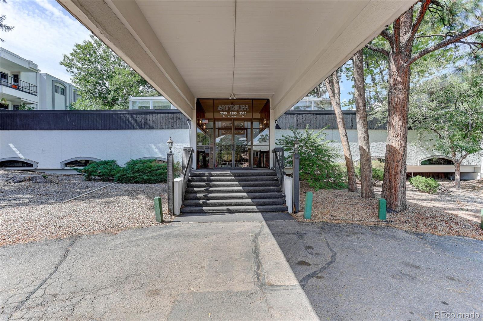  Denver Condo / Townhome | MLS #: 98479252375 S Linden Court 116, Denver Beds: 1 Baths: 1 Price: $105,000