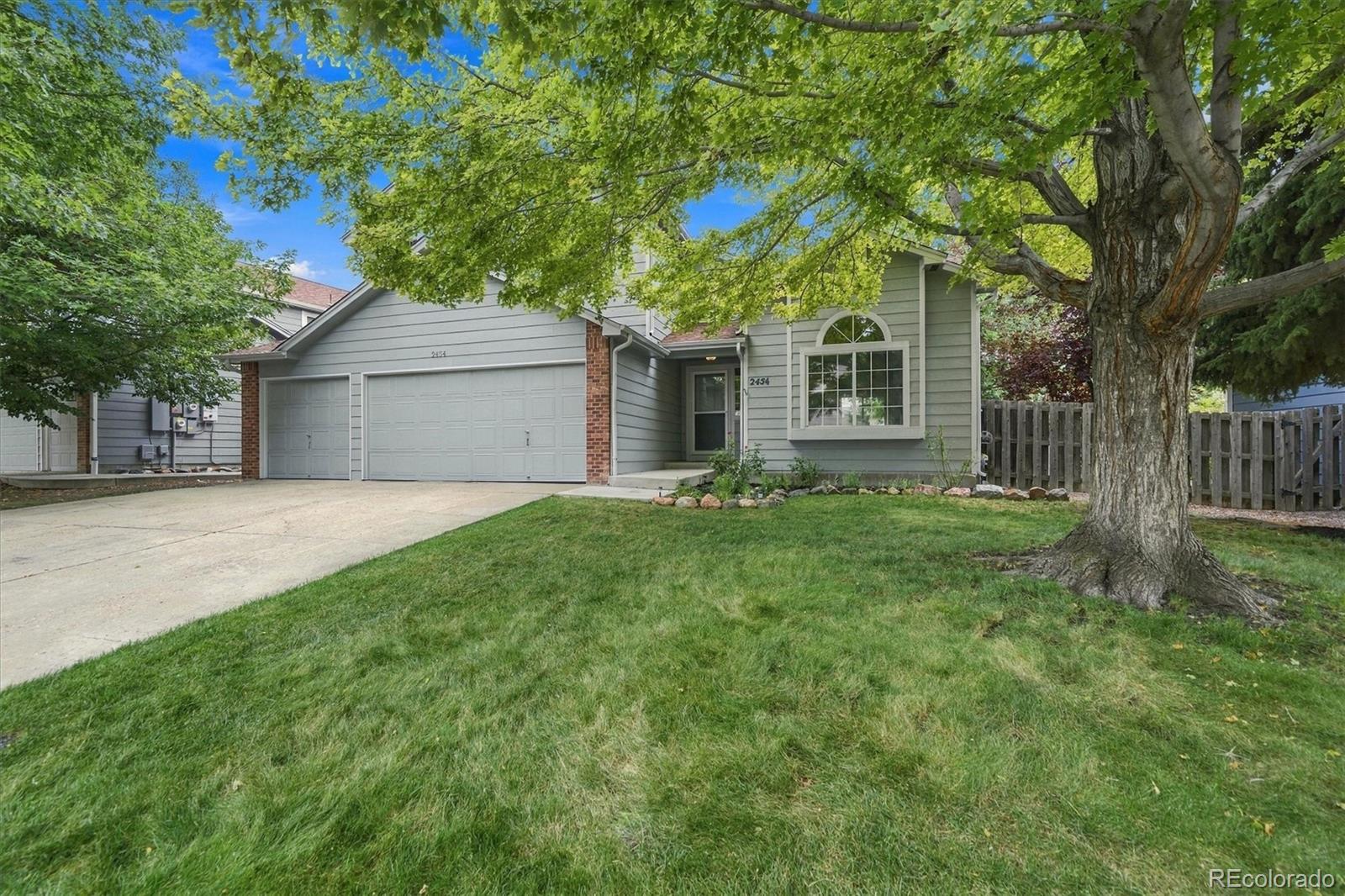 Country Lane Aurora Home | MLS #: 40104772454 S Sedalia Circle, Aurora Beds: 3 Baths: 3 Price: $559,000