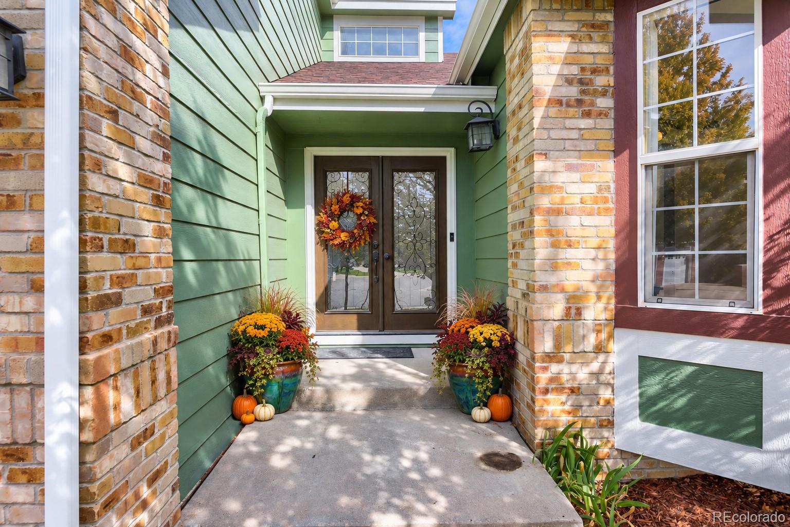 Aurora Home | MLS #: 28662405704 S Genoa Court, Aurora Beds: 5 Baths: 5 Price: $825,000