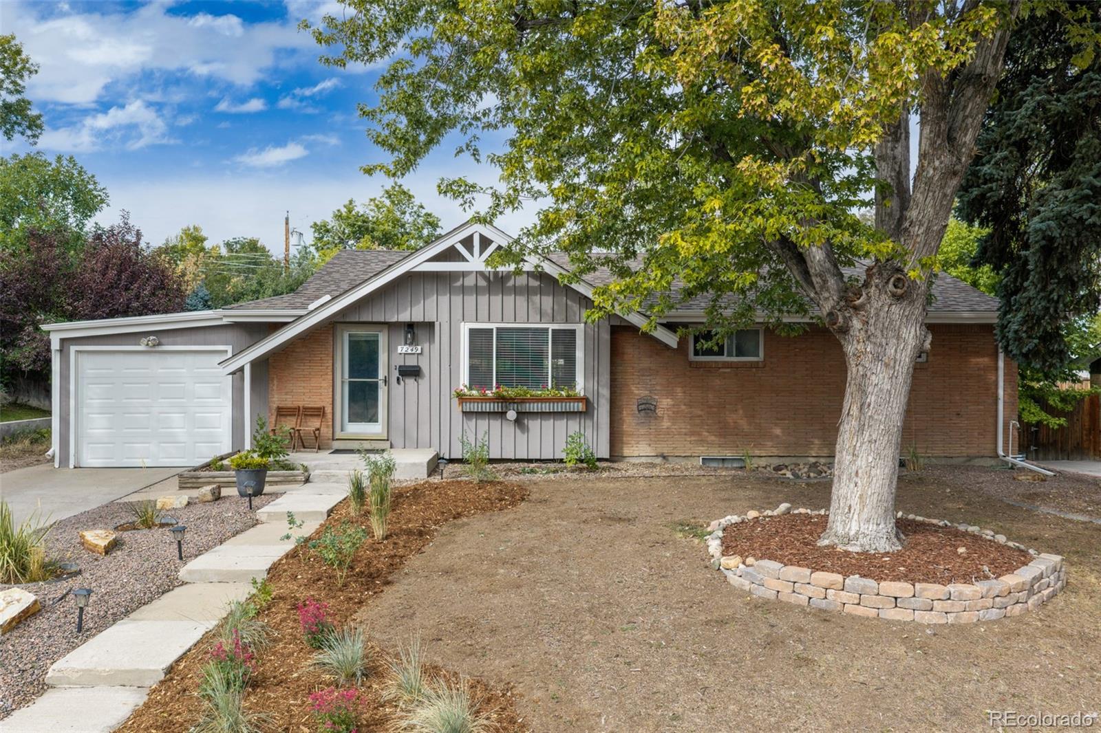  Centennial Home | MLS #: 58787107249 S Lincoln Way, Centennial Beds: 4 Baths: 3 Price: $615,000