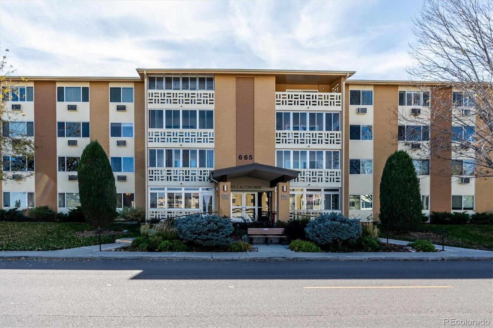 1 Denver Condo / Townhome | MLS #: 9580857665 S Alton Way 9C, Denver Beds: 2 Baths: 2 Price: $249,900