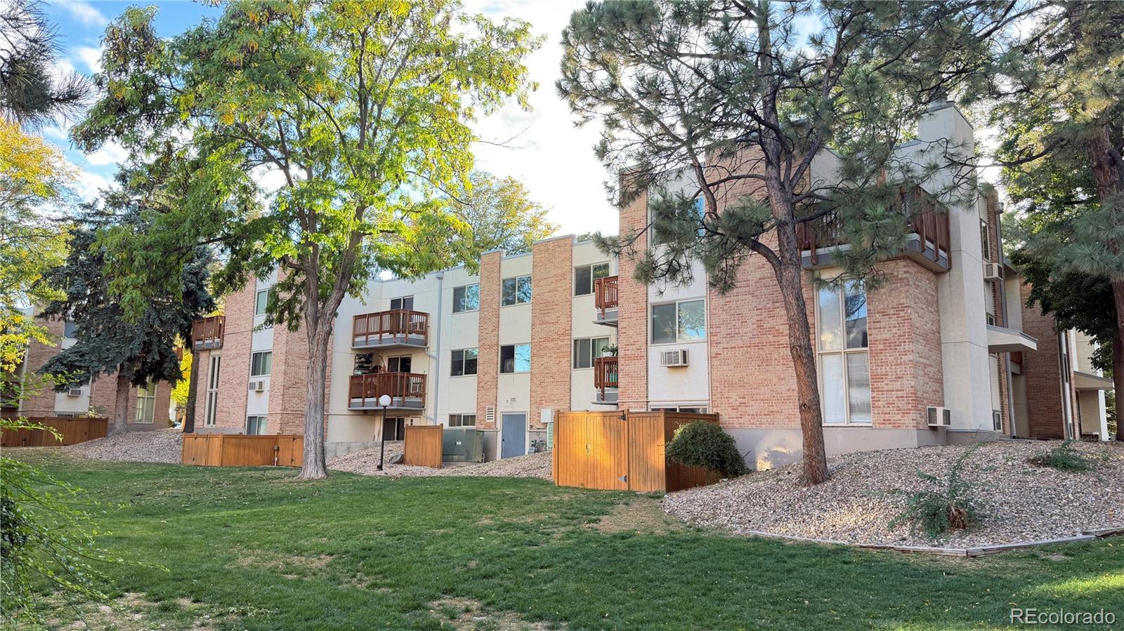 2835 S Monaco Street Parkway, denver&nbsp; House Search MLS Picture