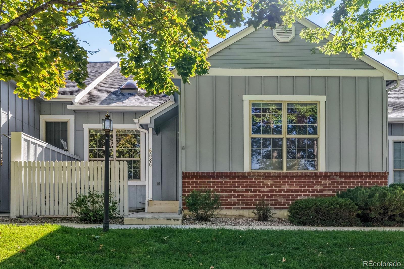  Colorado Springs Condo / Townhome | MLS #: 86168386886  Los Reyes Circle , Colorado Springs Beds: 2 Baths: 2 Price: $340,000