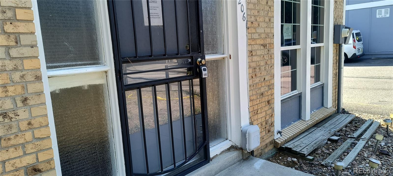  Aurora Home | MLS #: 320316112061 E 3rd Avenue, Aurora Beds: 2 Baths: 2 Price: $229,000