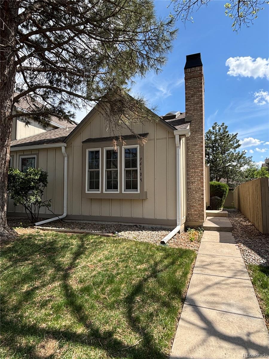  Littleton Condo / Townhome | MLS #: 51328139610 W Chatfield Avenue F, Littleton Beds: 2 Baths: 1 Price: $299,900