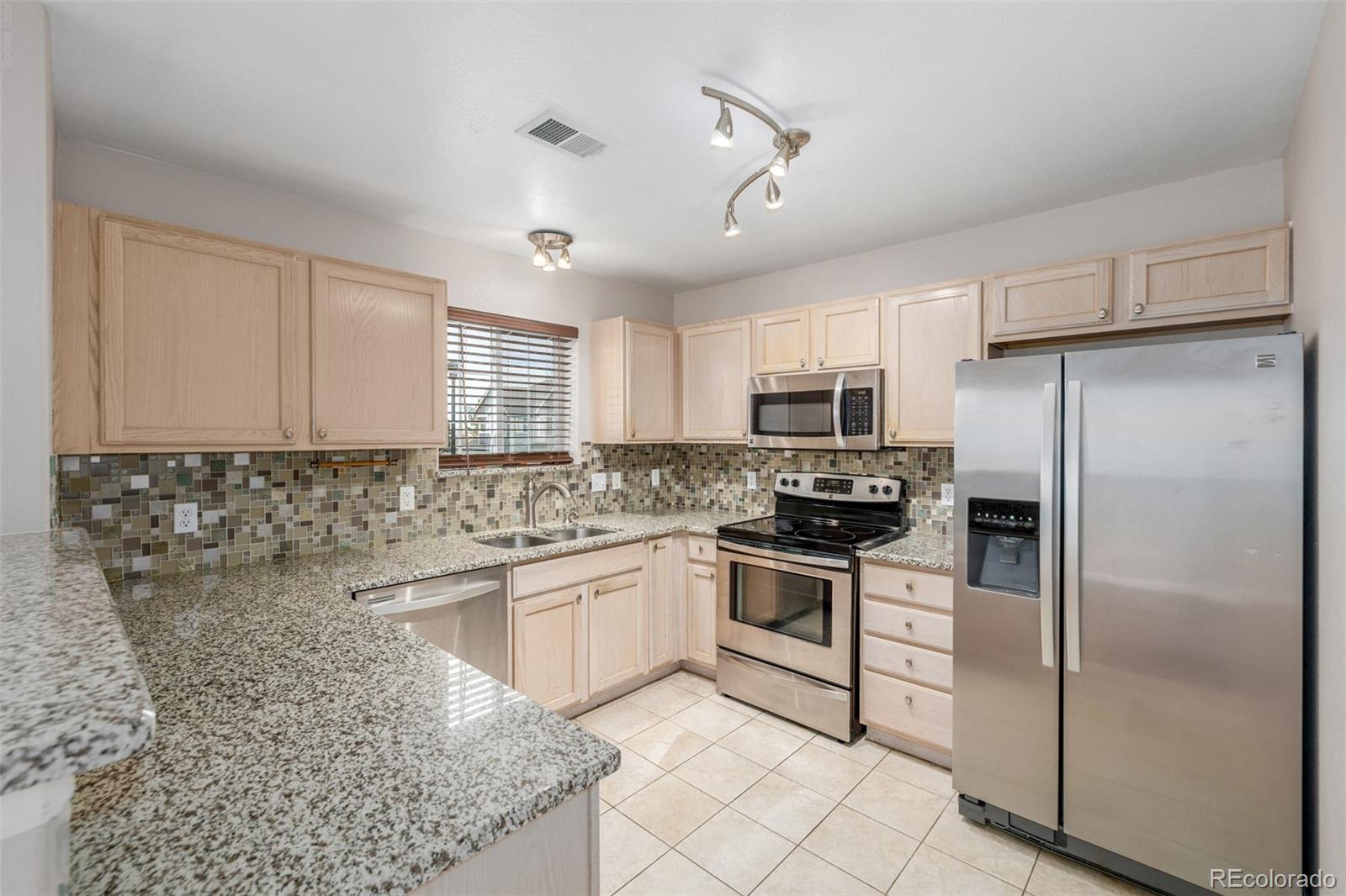  Aurora Condo / Townhome | MLS #: 86005321326 S Danube Way 104, Aurora Beds: 2 Baths: 3 Price: $325,000