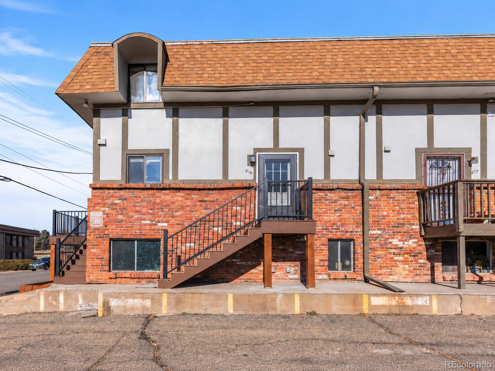  Denver Condo / Townhome | MLS #: 95380732700 S Holly Street 216, Denver Beds: 2 Baths: 2 Price: $199,000