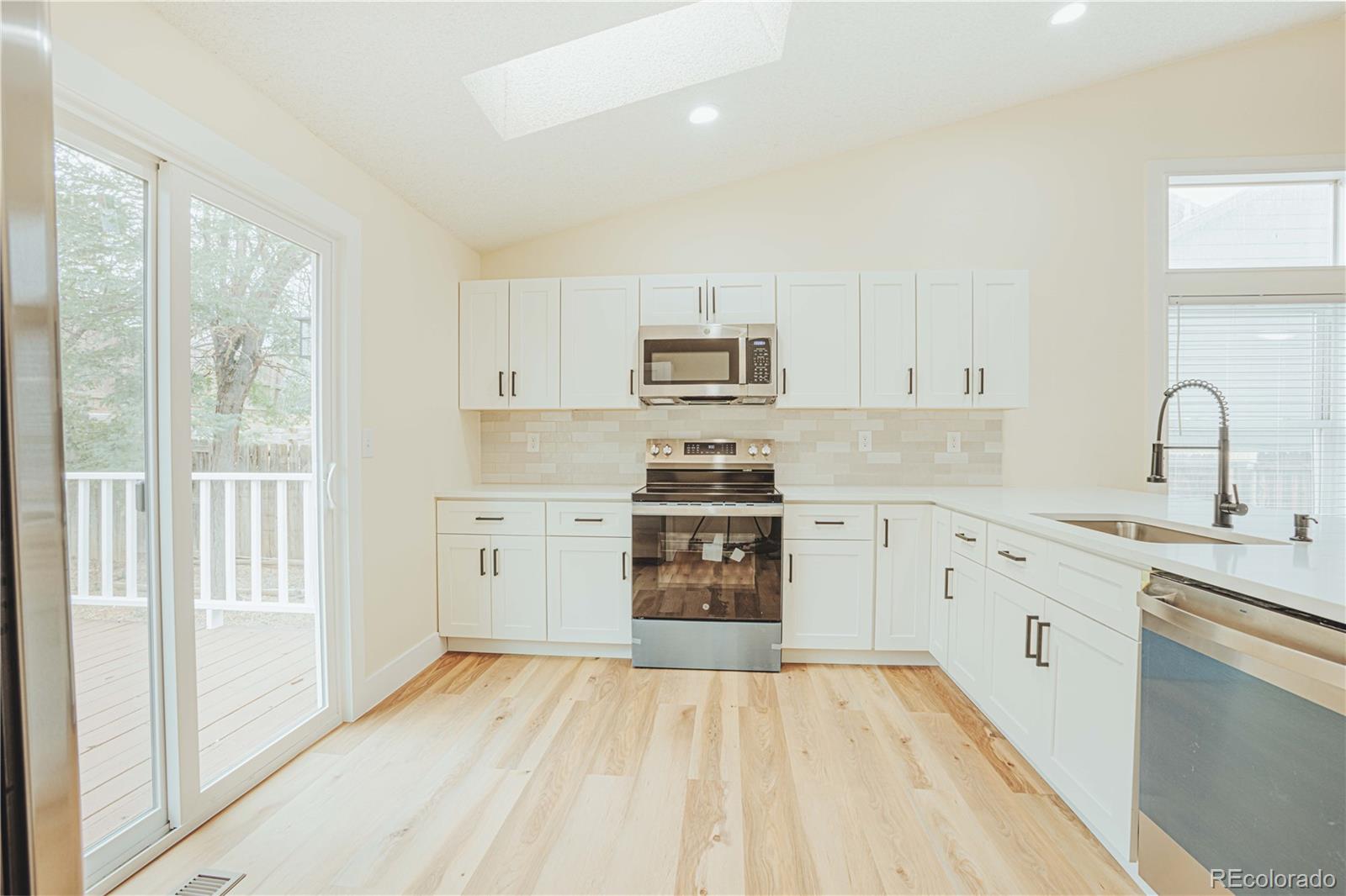 Fox Hill Centennial Home | MLS #: 610994620066 E Bellewood Place, Centennial Beds: 5 Baths: 3 Price: $599,250