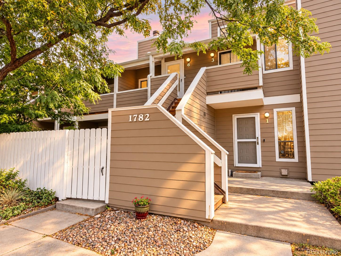  Denver Condo / Townhome | MLS #: 24448781782 S Trenton Street 6, Denver Beds: 2 Baths: 2 Price: $285,000